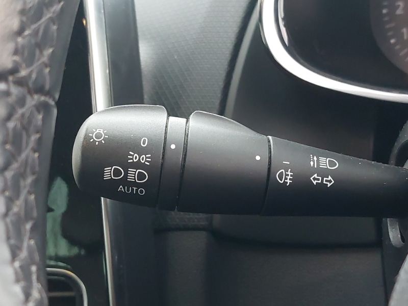 Used Renault Clio 2018 for sale - 77392941: Photo 15