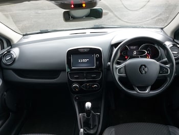 Used Renault Clio 2018 for sale - 77392941: Photo