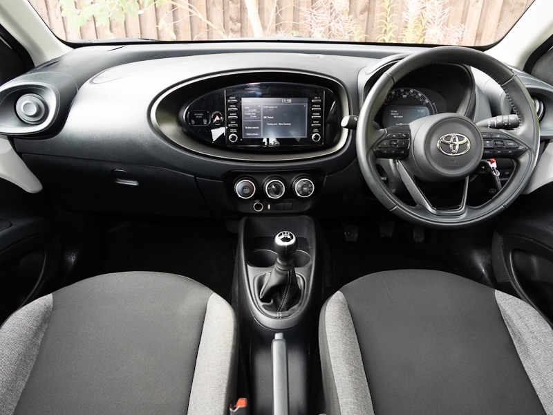 Used Toyota Aygo X 2022 for sale - 76471757: Photo 2