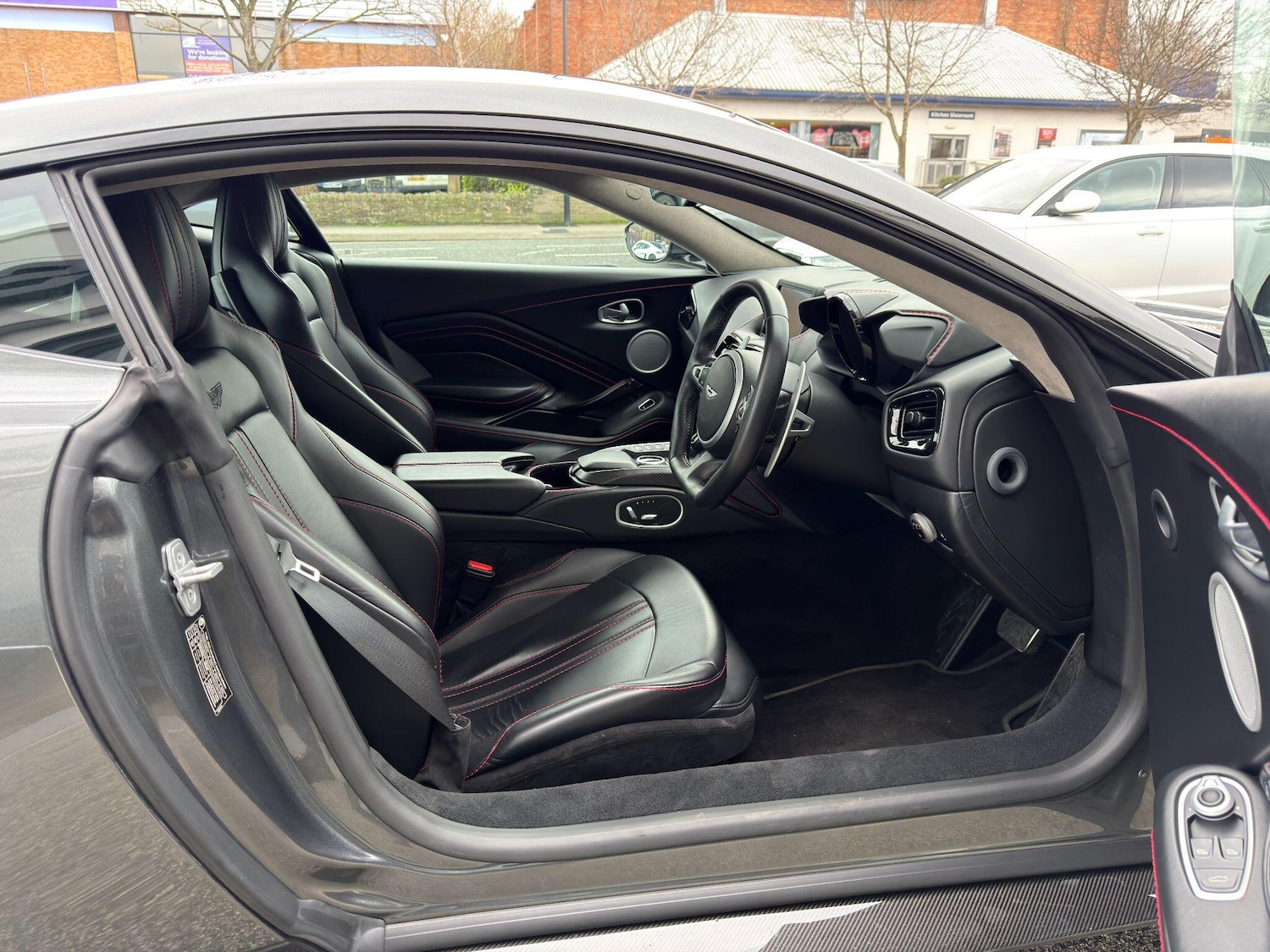 Used Aston Martin Vantage 2019 for sale - 77624926: Photo 17