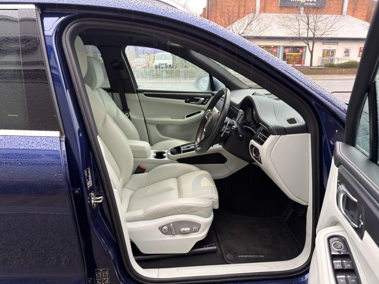 Used Porsche Macan for sale - 77468860: Photo 15