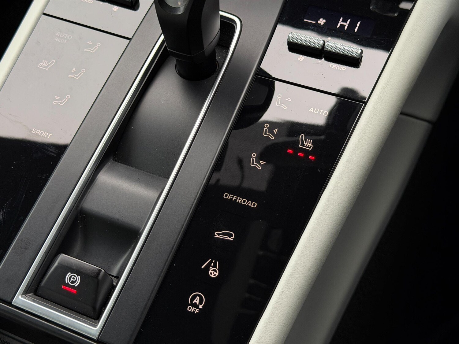 Used Porsche Macan for sale - 77468860: Photo 45