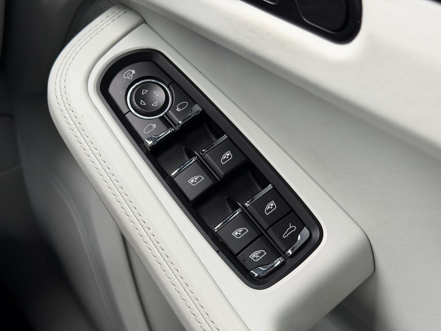 Used Porsche Macan for sale - 77468860: Photo 56