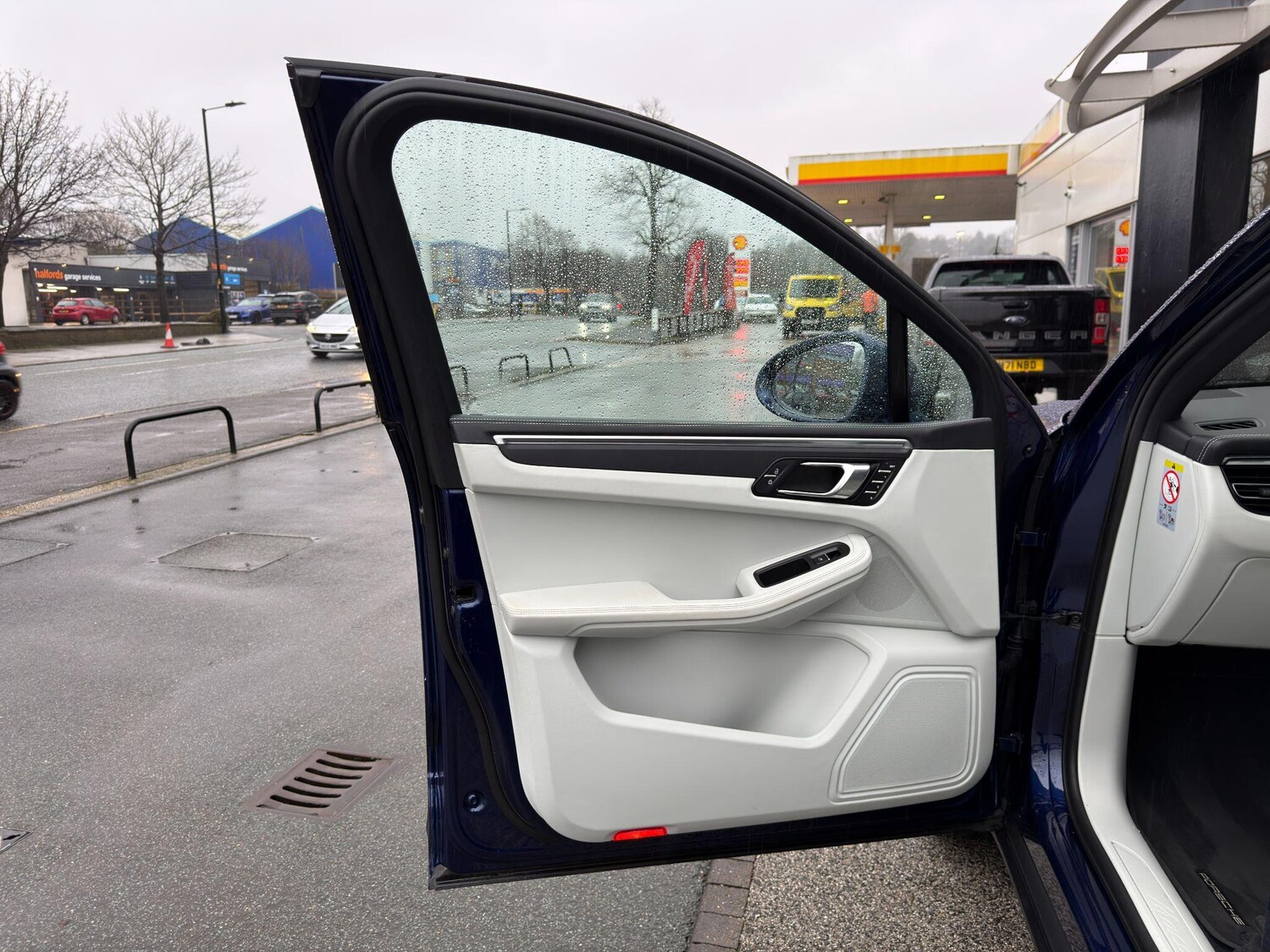 Used Porsche Macan for sale - 77468860: Photo 65