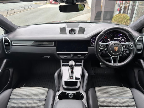 Used Porsche Cayenne 2023 for sale - 76200691: Photo 14