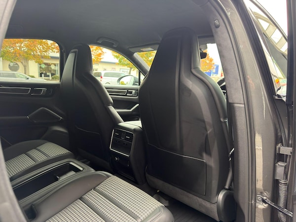 Used Porsche Cayenne 2023 for sale - 76200691: Photo 22