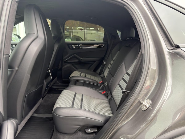 Used Porsche Cayenne 2023 for sale - 76200691: Photo 24