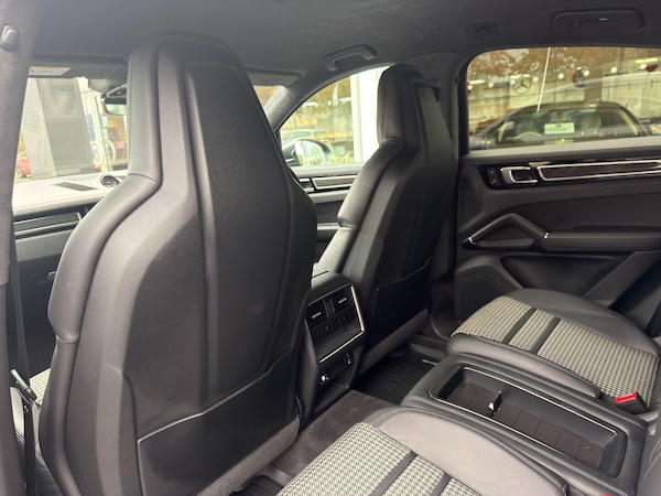 Used Porsche Cayenne 2023 for sale - 76200691: Photo 25