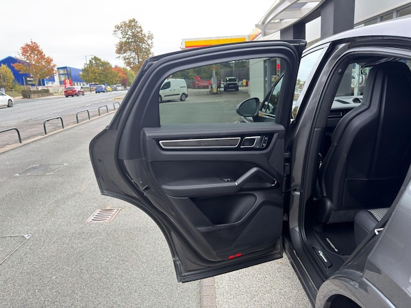 Used Porsche Cayenne 2023 for sale - 76200691: Photo 57