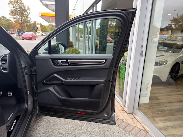 Used Porsche Cayenne 2023 for sale - 76200691: Photo 58