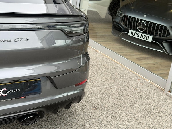 Used Porsche Cayenne 2023 for sale - 76200691: Photo 60