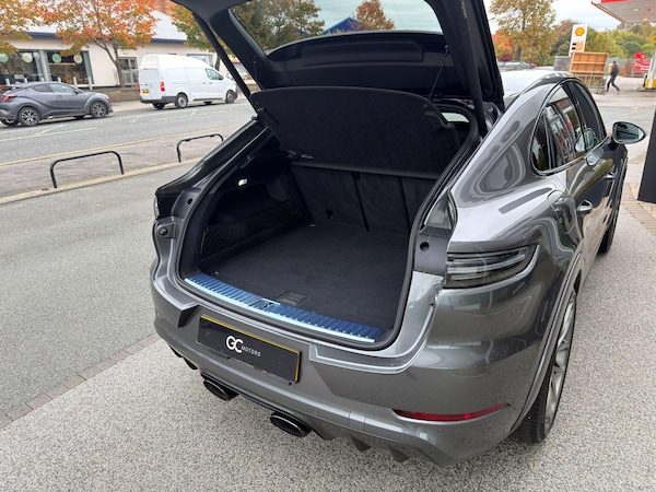 Used Porsche Cayenne 2023 for sale - 76200691: Photo 73