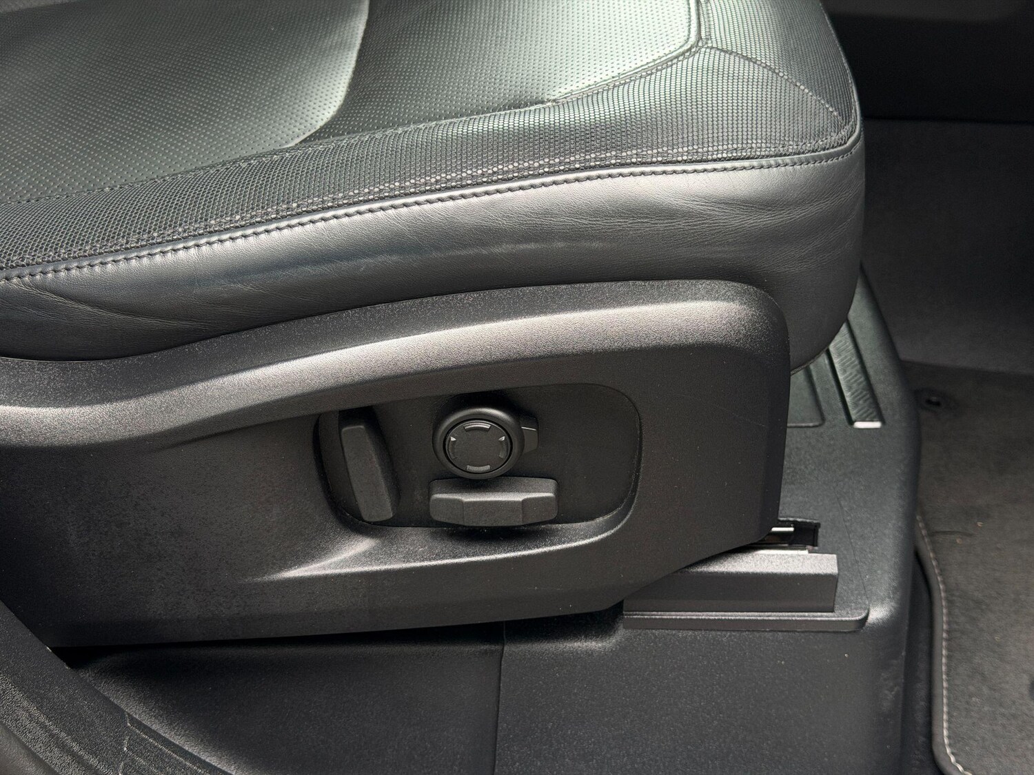 Used Land Rover Defender 110 2022 for sale - 77624906: Photo 37