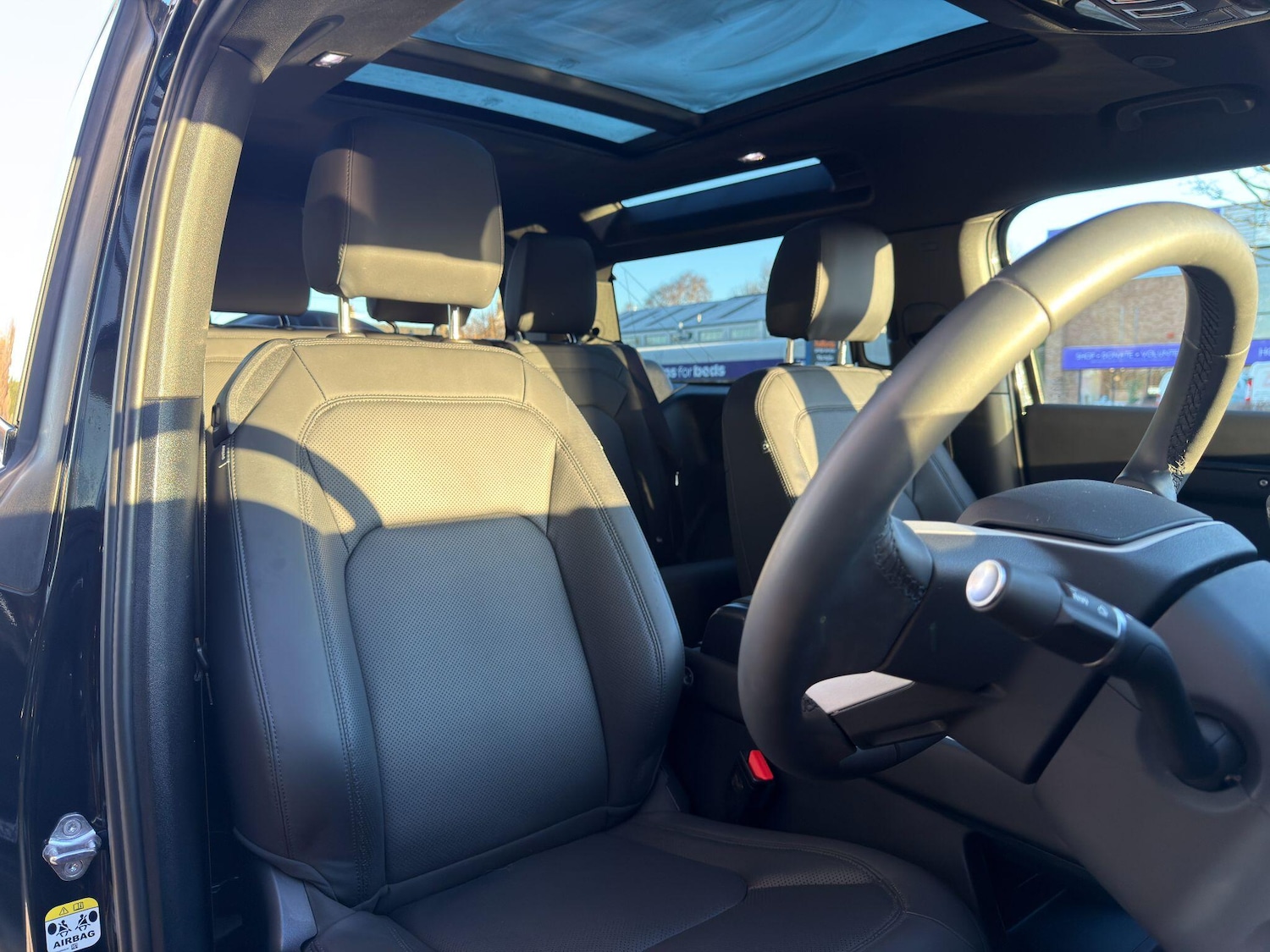 Used Land Rover Defender 90 2024 for sale - 77074041: Photo 15