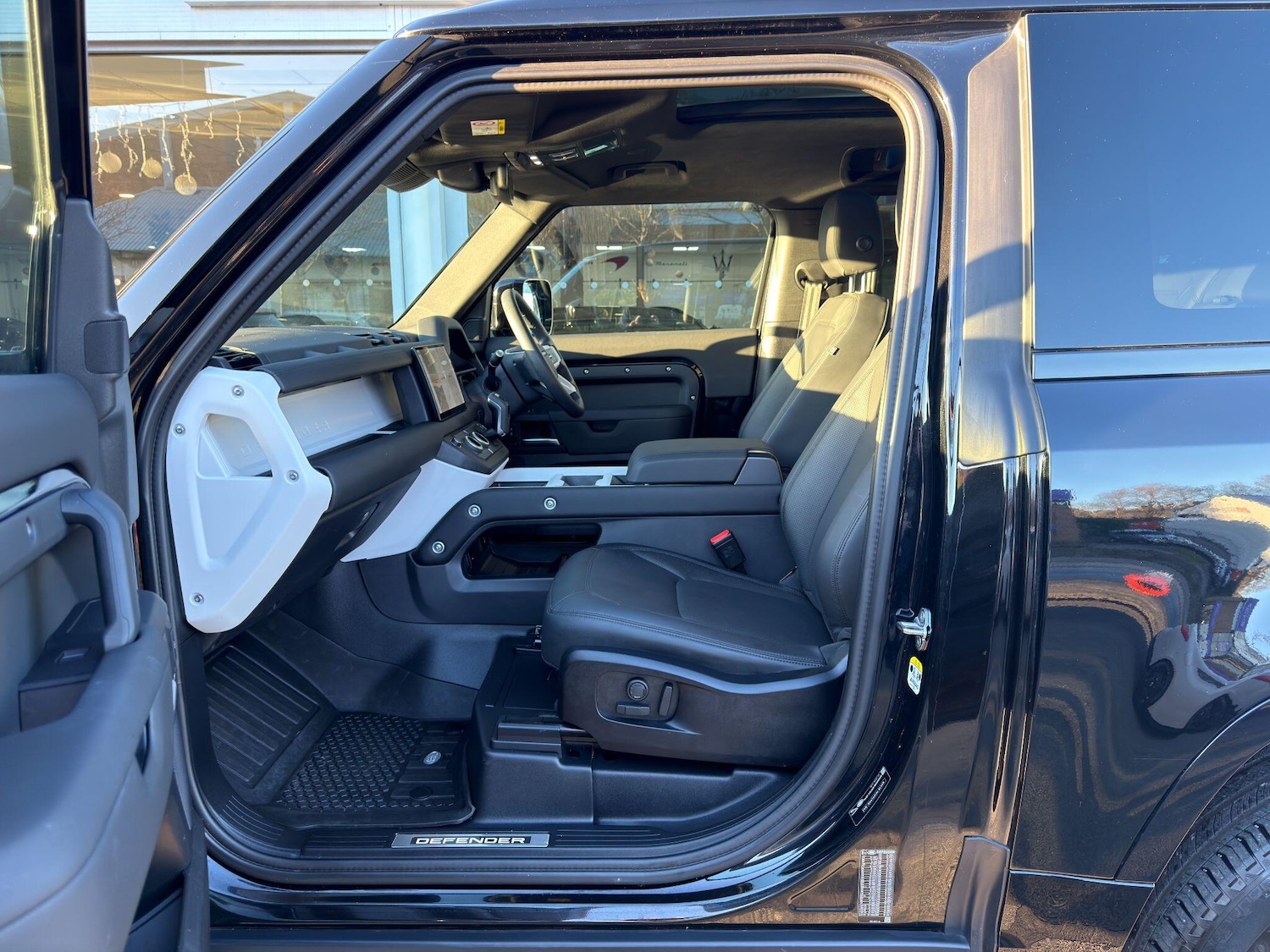 Used Land Rover Defender 90 2024 for sale - 77074041: Photo 17