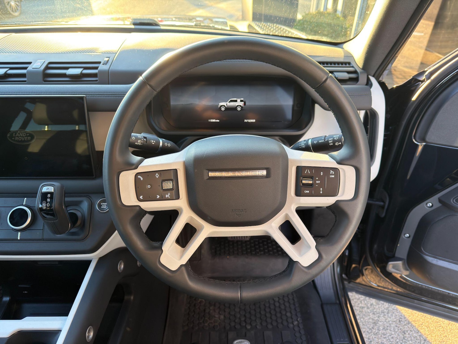 Used Land Rover Defender 90 2024 for sale - 77074041: Photo 21