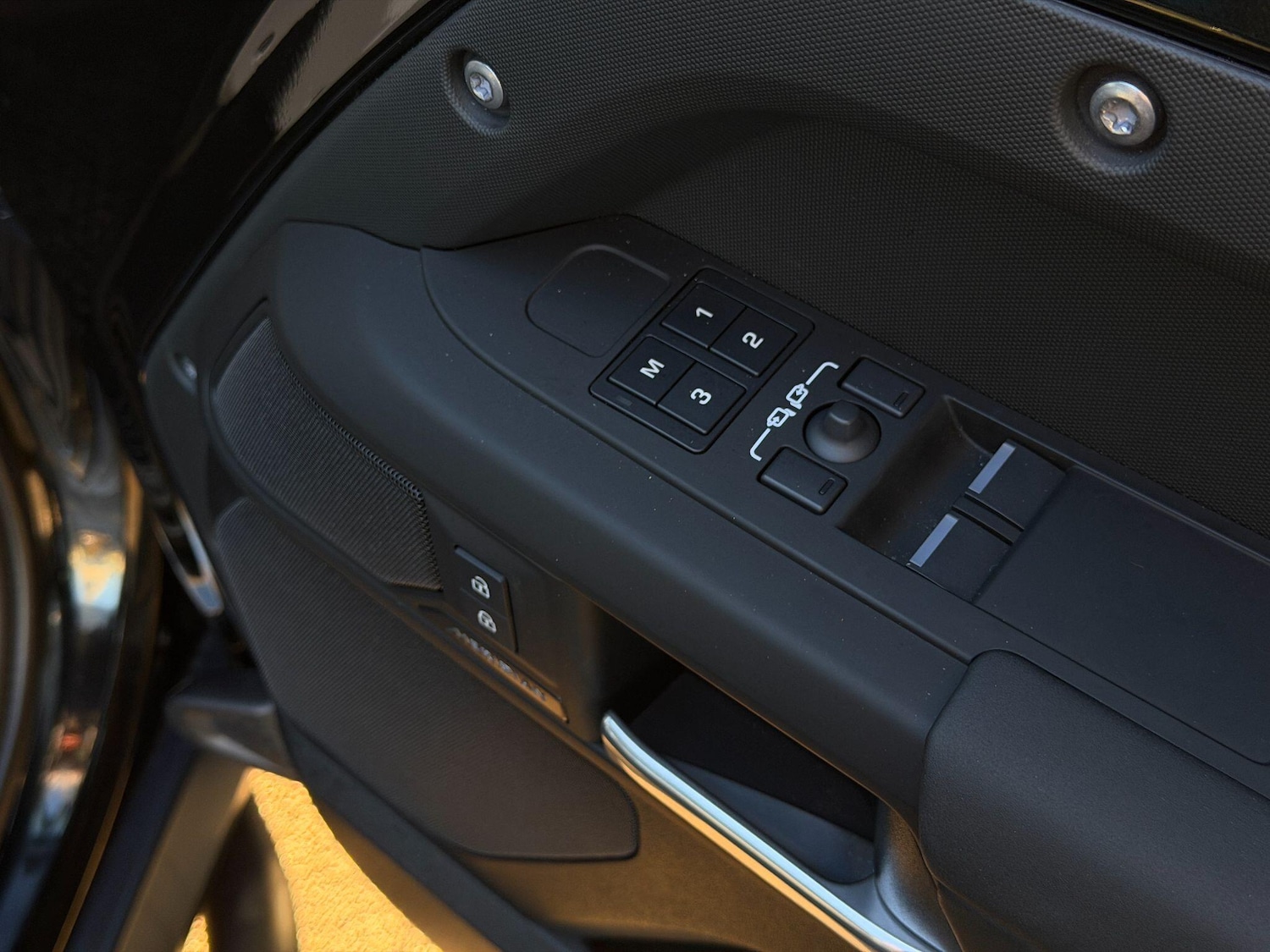 Used Land Rover Defender 90 2024 for sale - 77074041: Photo 26