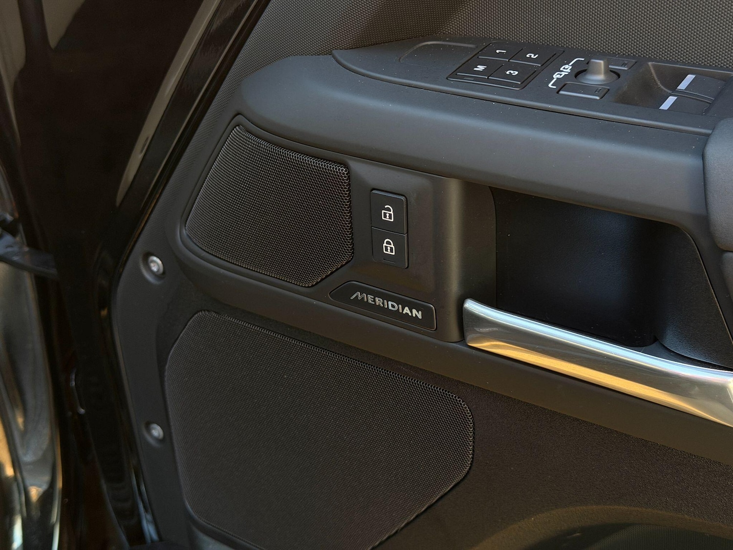 Used Land Rover Defender 90 2024 for sale - 77074041: Photo 27