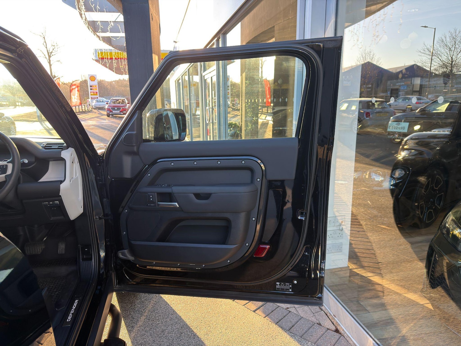 Used Land Rover Defender 90 2024 for sale - 77074041: Photo 38