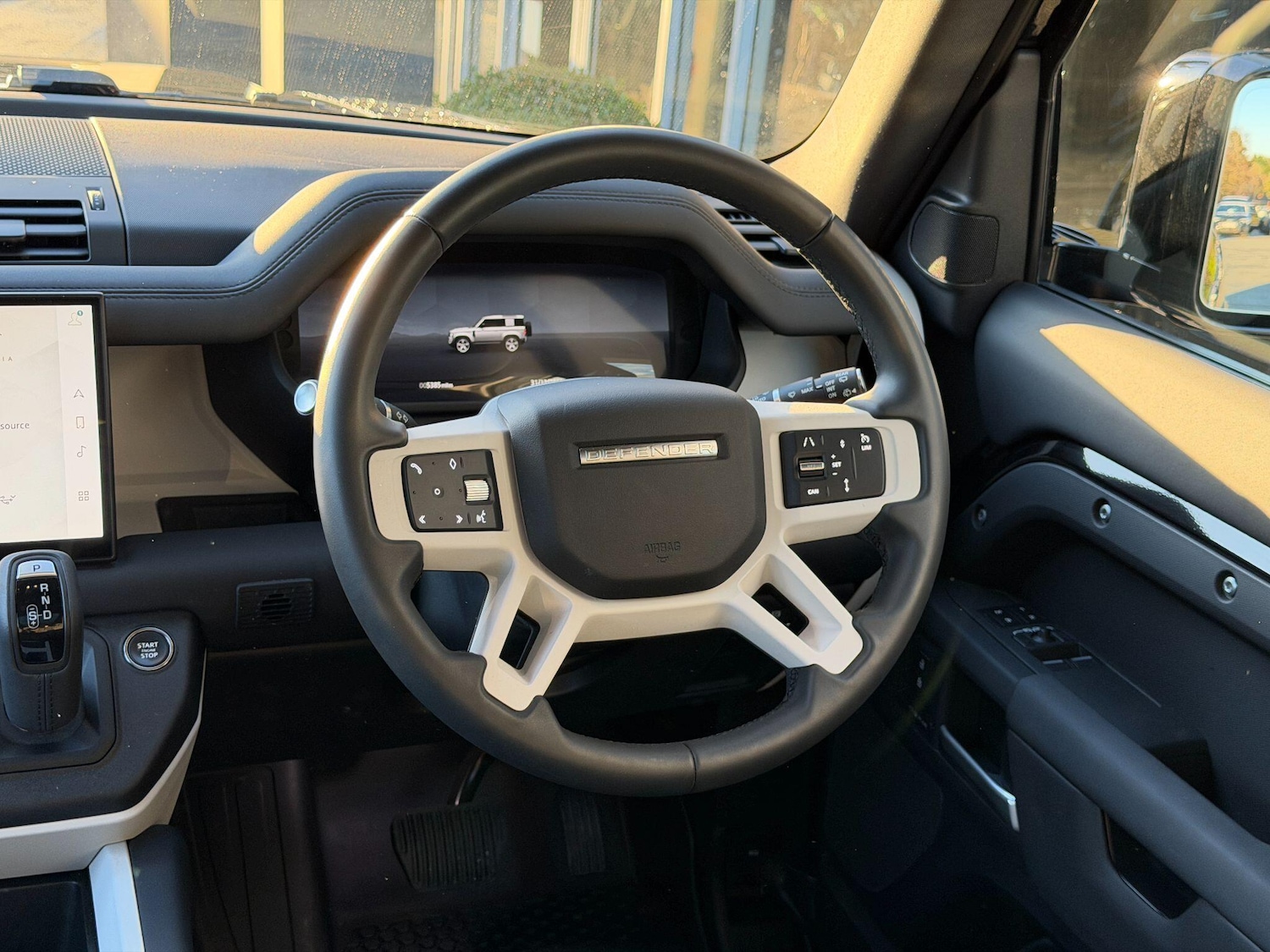 Used Land Rover Defender 90 2024 for sale - 77074041: Photo 40