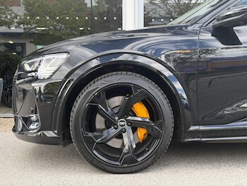 Used Audi e-tron S 2022 for sale - 78601932: Photo