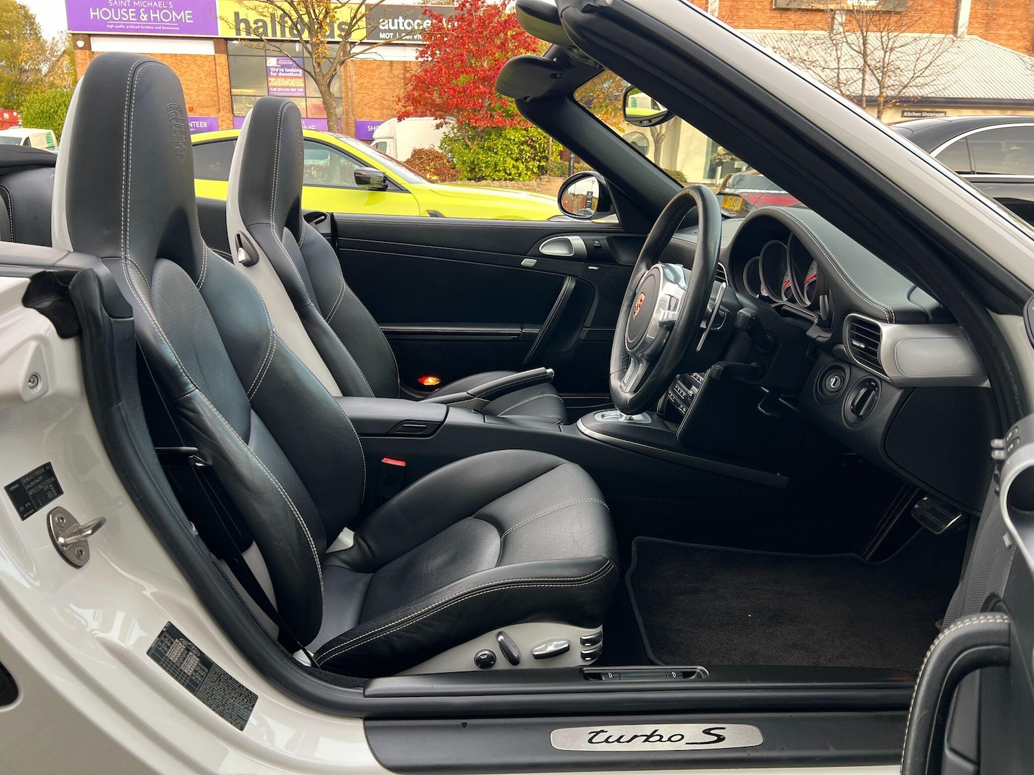 Used Porsche 911 2011 for sale - 76370135: Photo 15