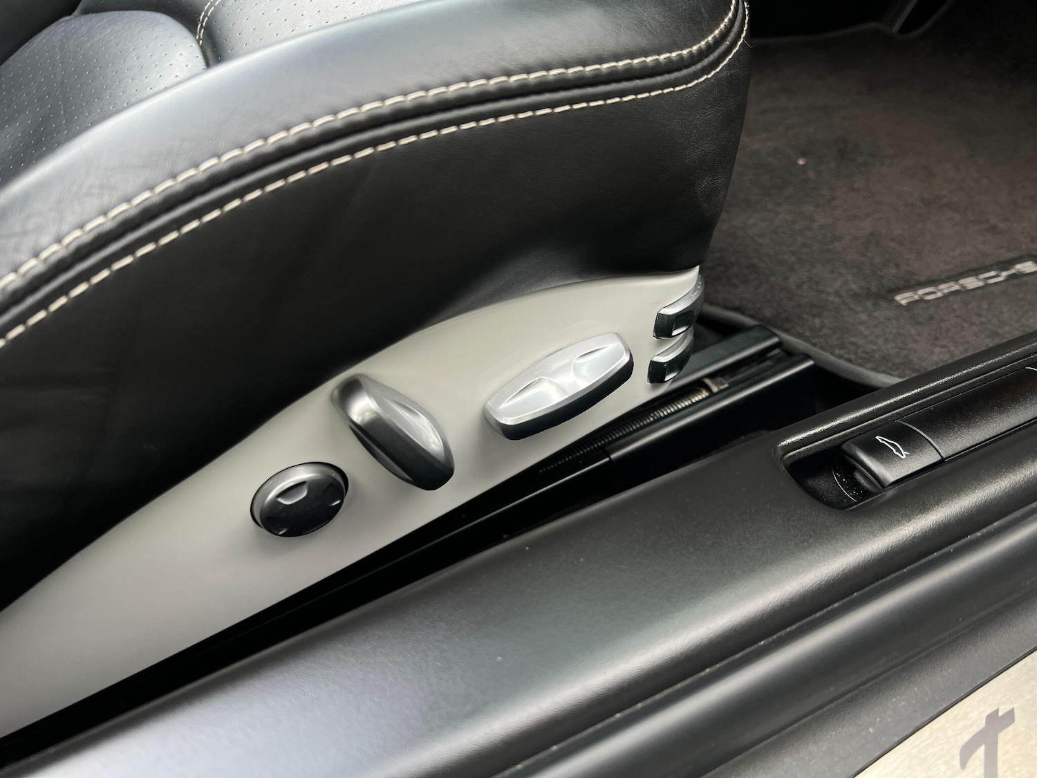 Used Porsche 911 2011 for sale - 76370135: Photo 43