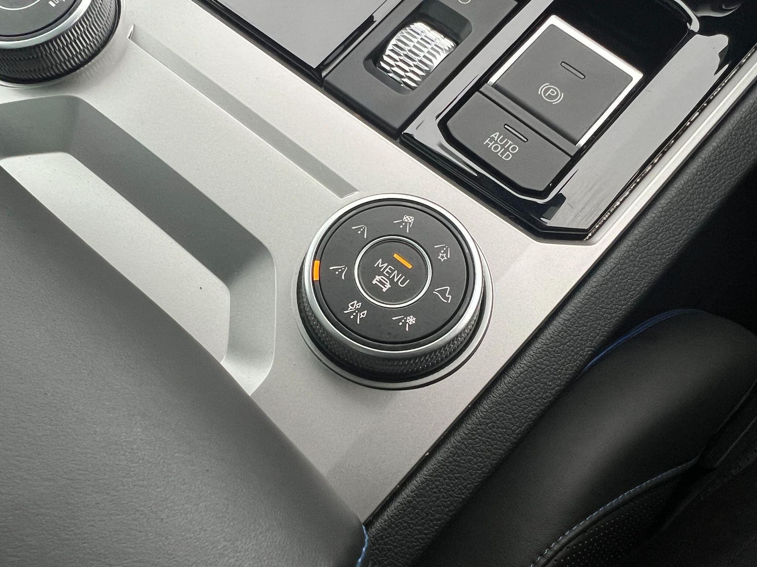 Used Volkswagen Touareg 2023 for sale - 77039855: Photo 31