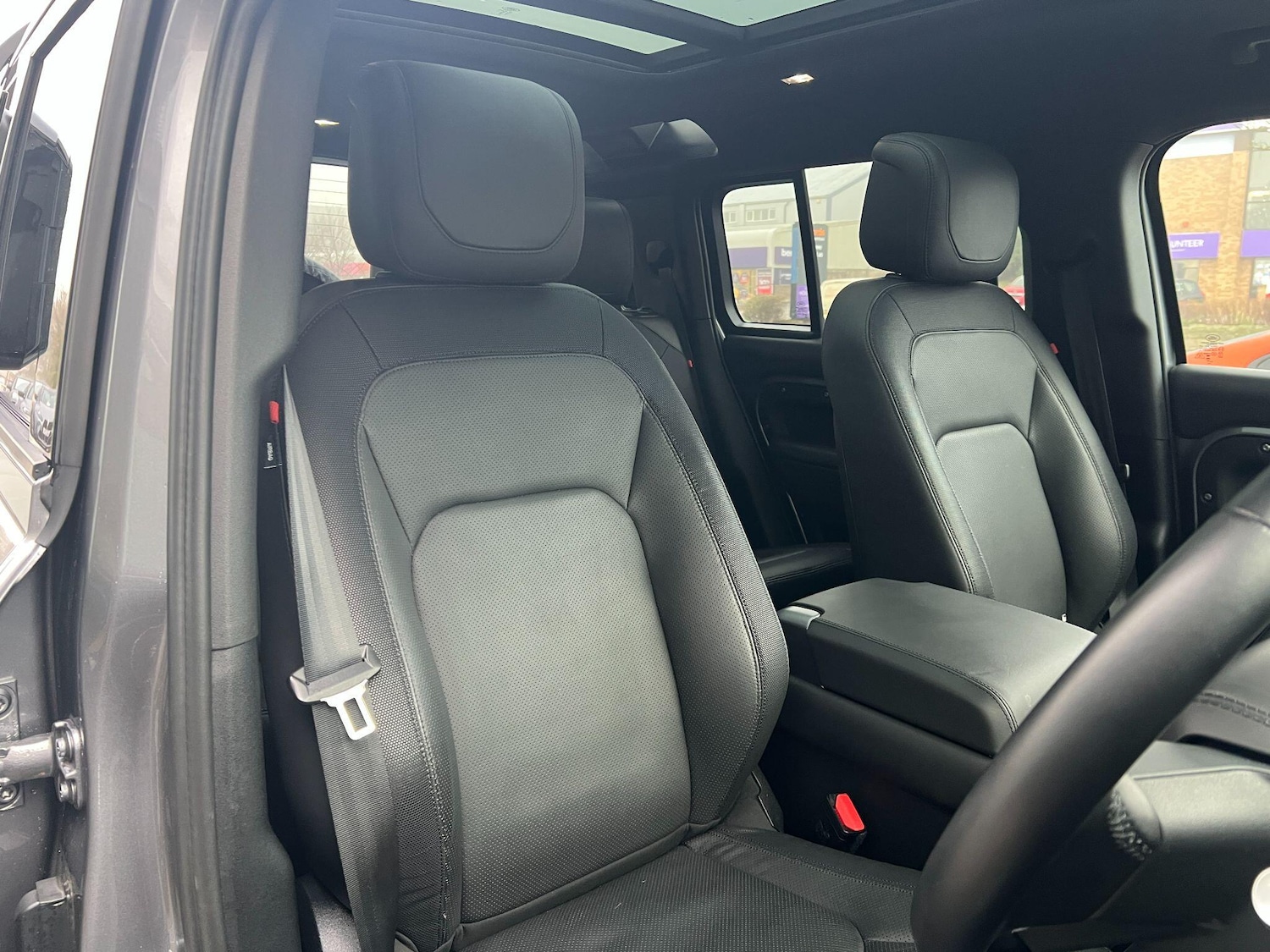 Used Land Rover Defender 2024 for sale - 77016669: Photo 25