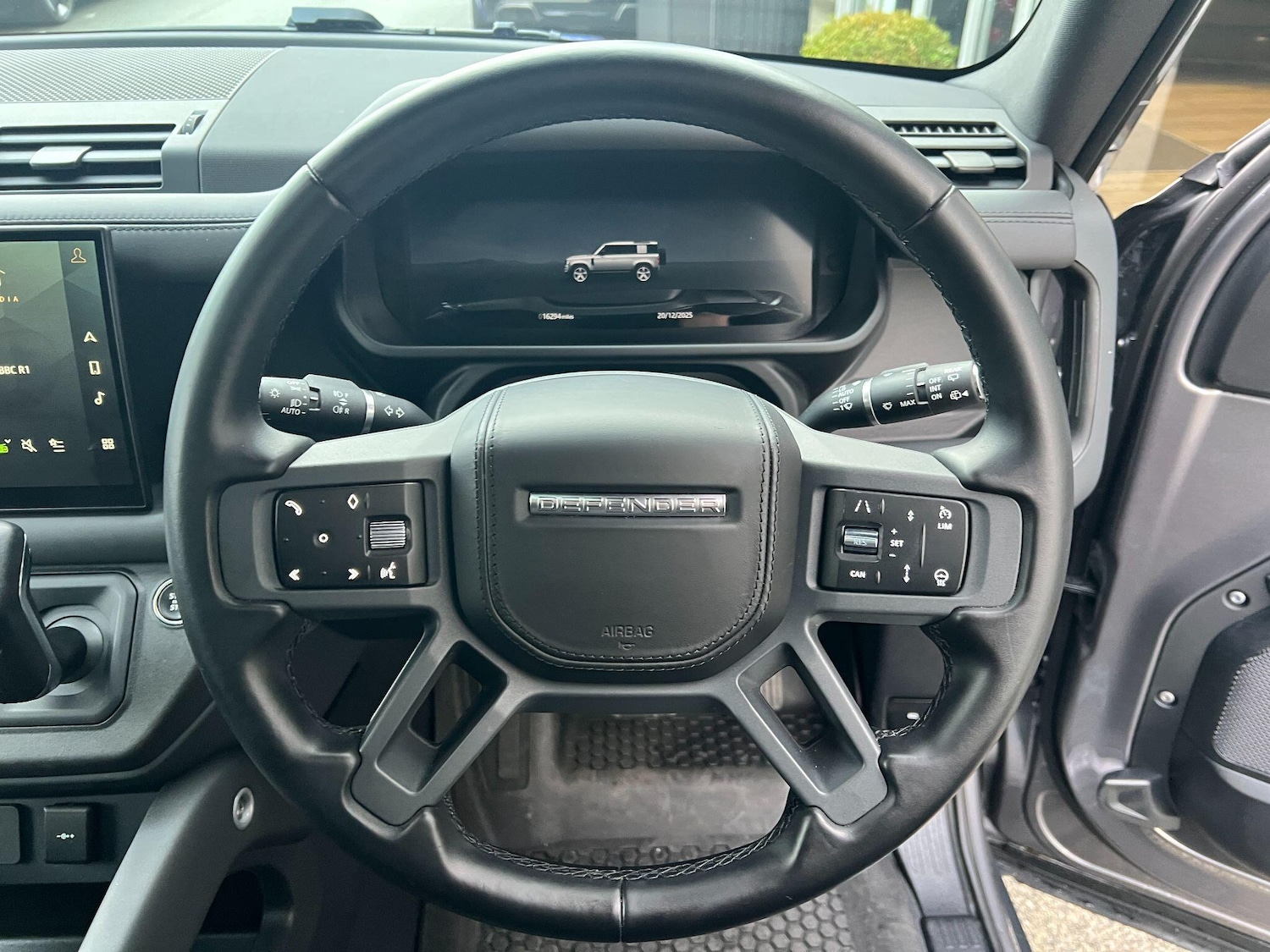 Used Land Rover Defender 2024 for sale - 77016669: Photo 34