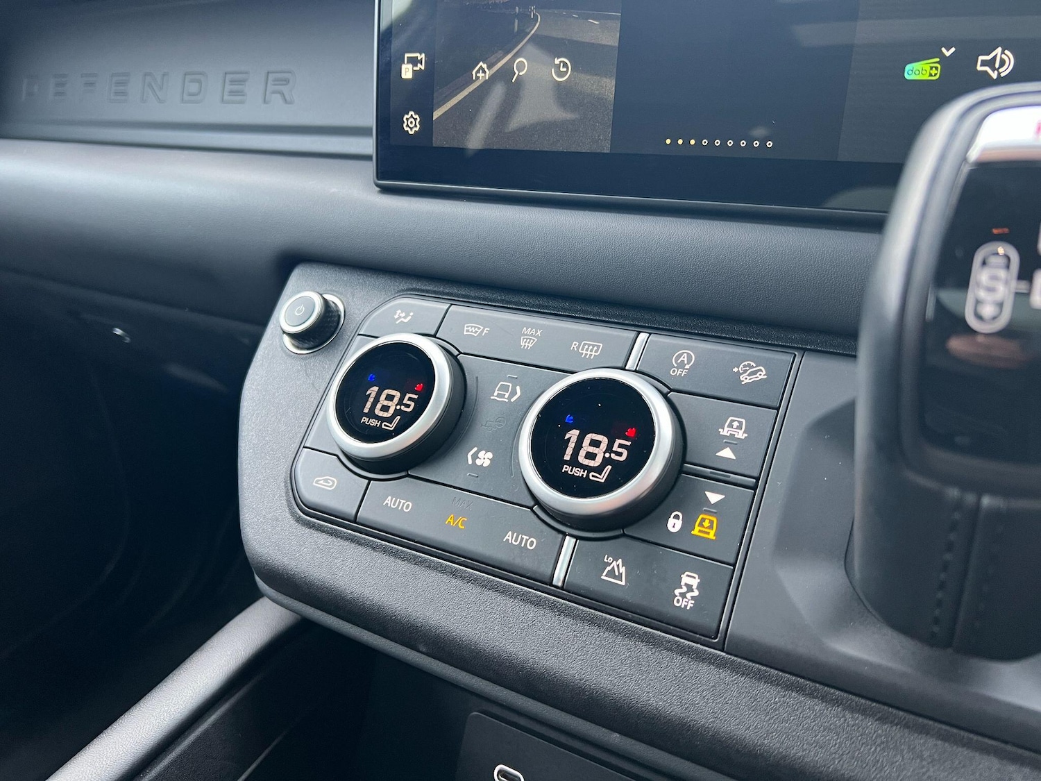 Used Land Rover Defender 2024 for sale - 77016669: Photo 39