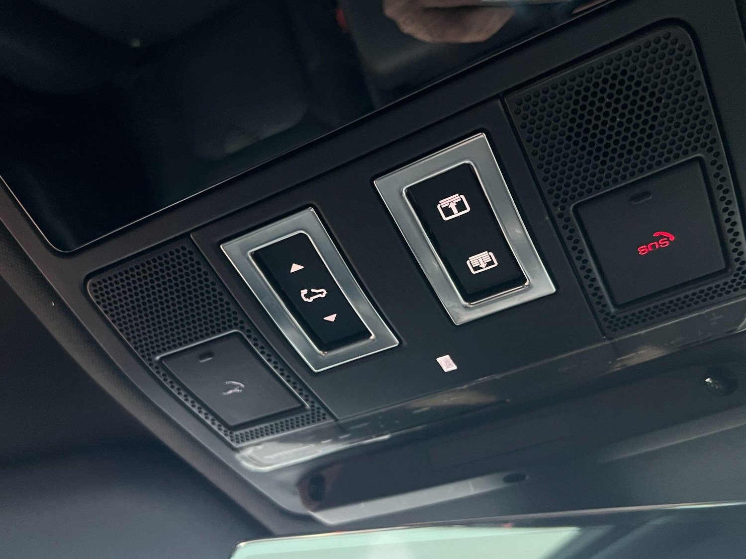 Used Land Rover Defender 2024 for sale - 77016669: Photo 51