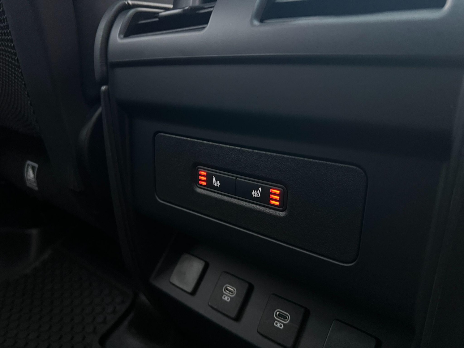 Used Land Rover Defender 2024 for sale - 77016669: Photo 54