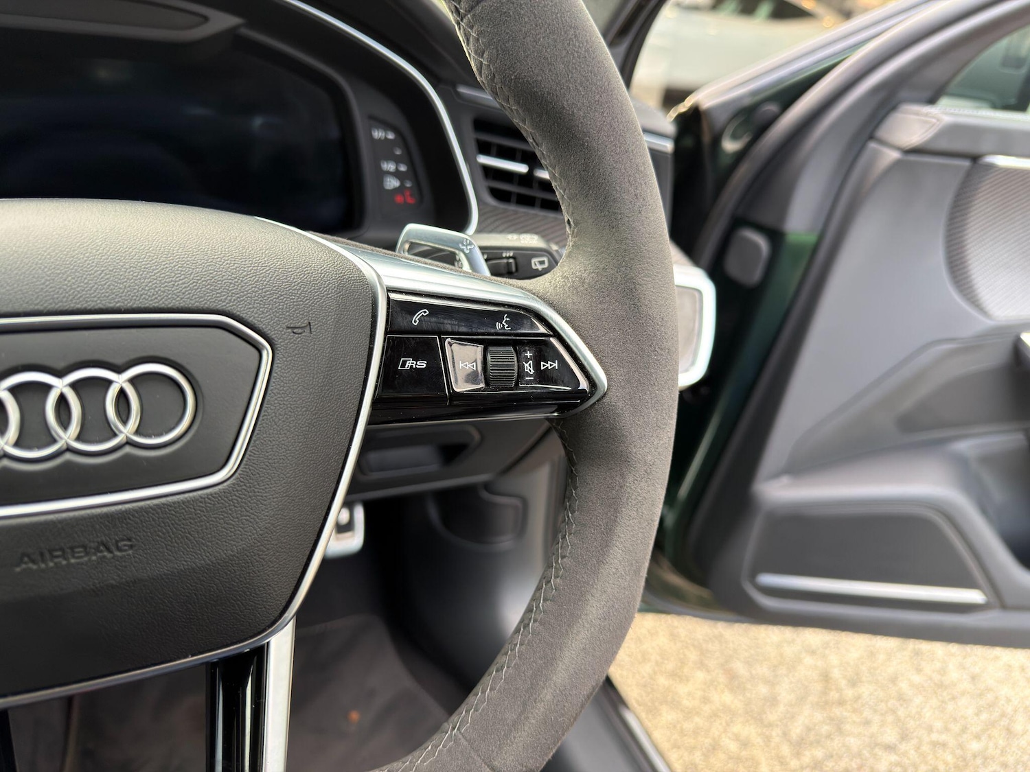 Used Audi RS6 2023 for sale - 76620538: Photo 30