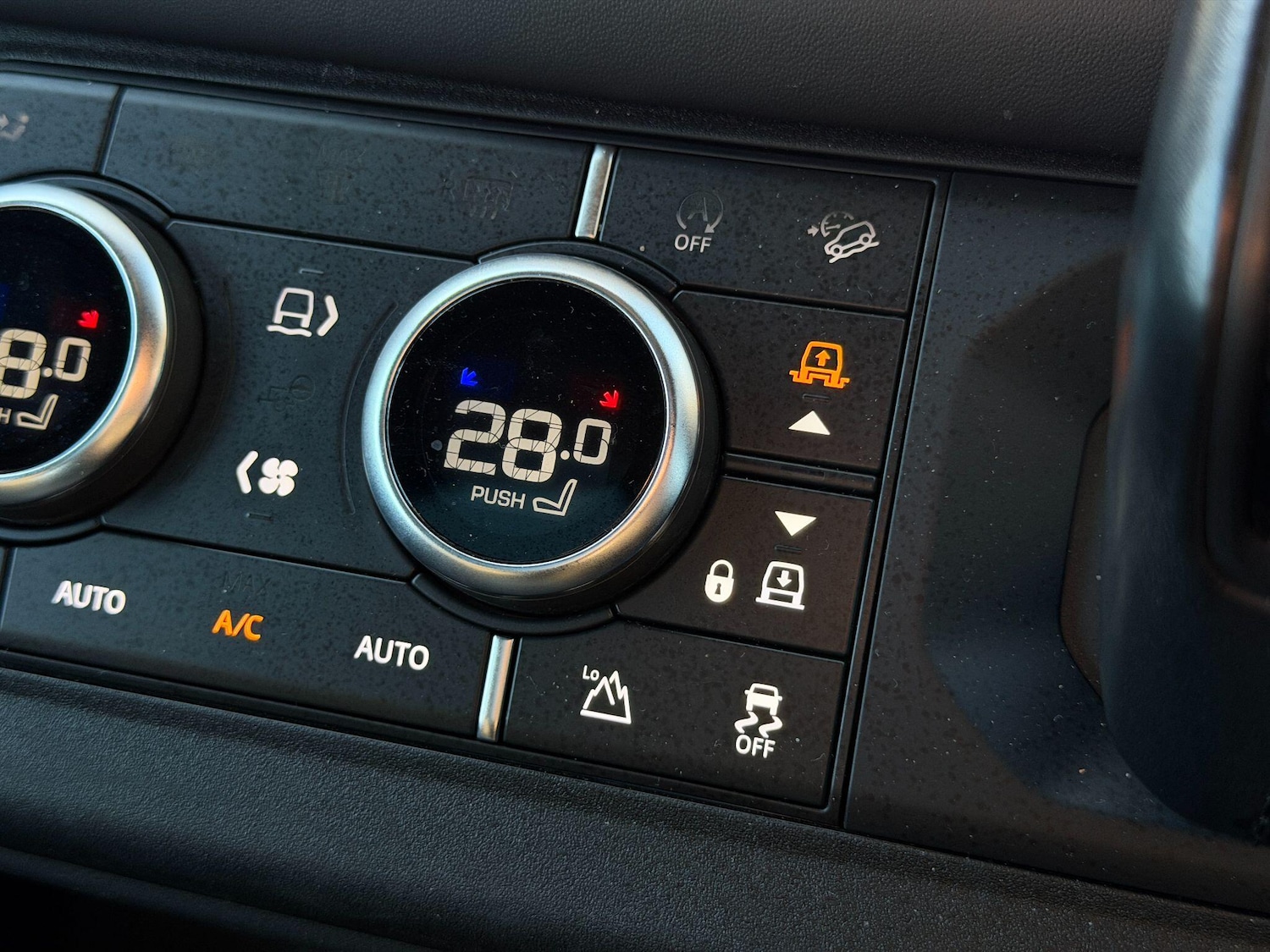 Used Land Rover Defender 90 for sale - 77015495: Photo 35