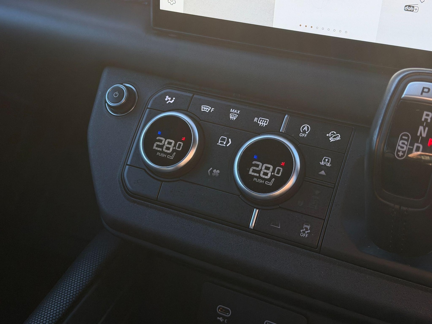 Used Land Rover Defender 90 for sale - 77015495: Photo 36