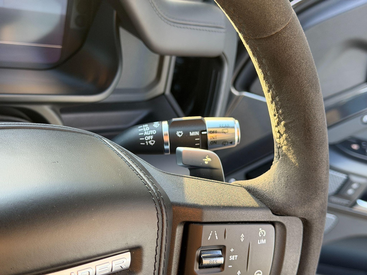 Used Land Rover Defender 90 for sale - 77015495: Photo 44