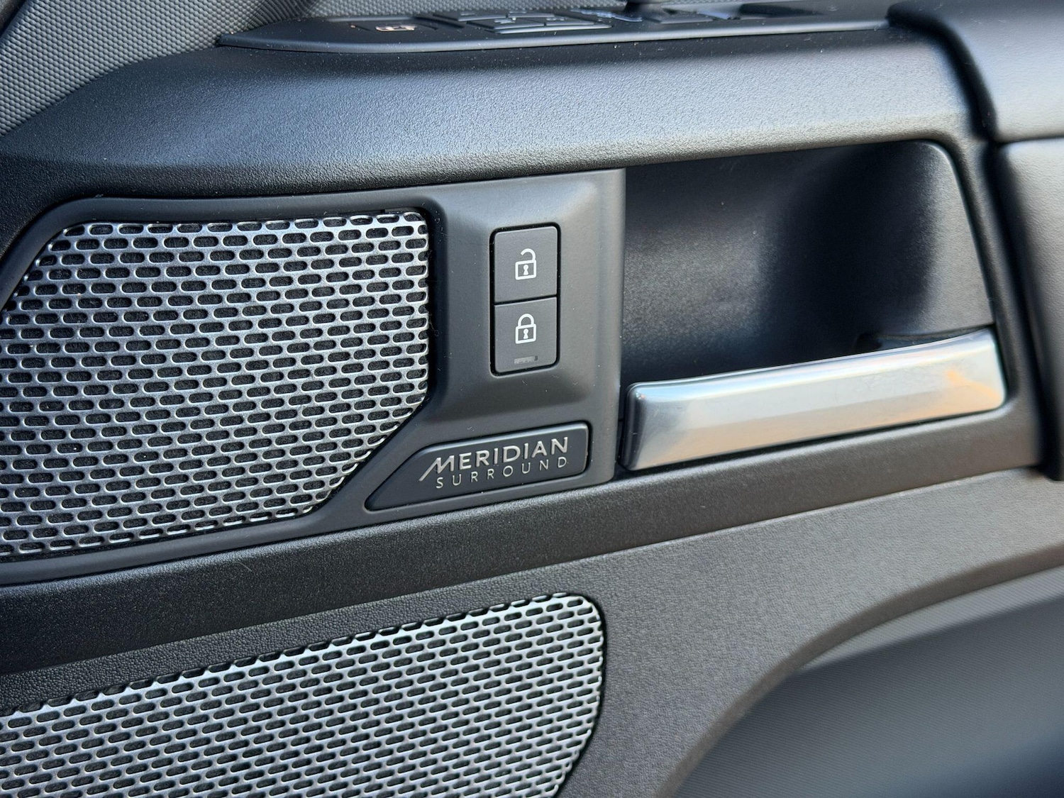 Used Land Rover Defender 90 for sale - 77015495: Photo 46