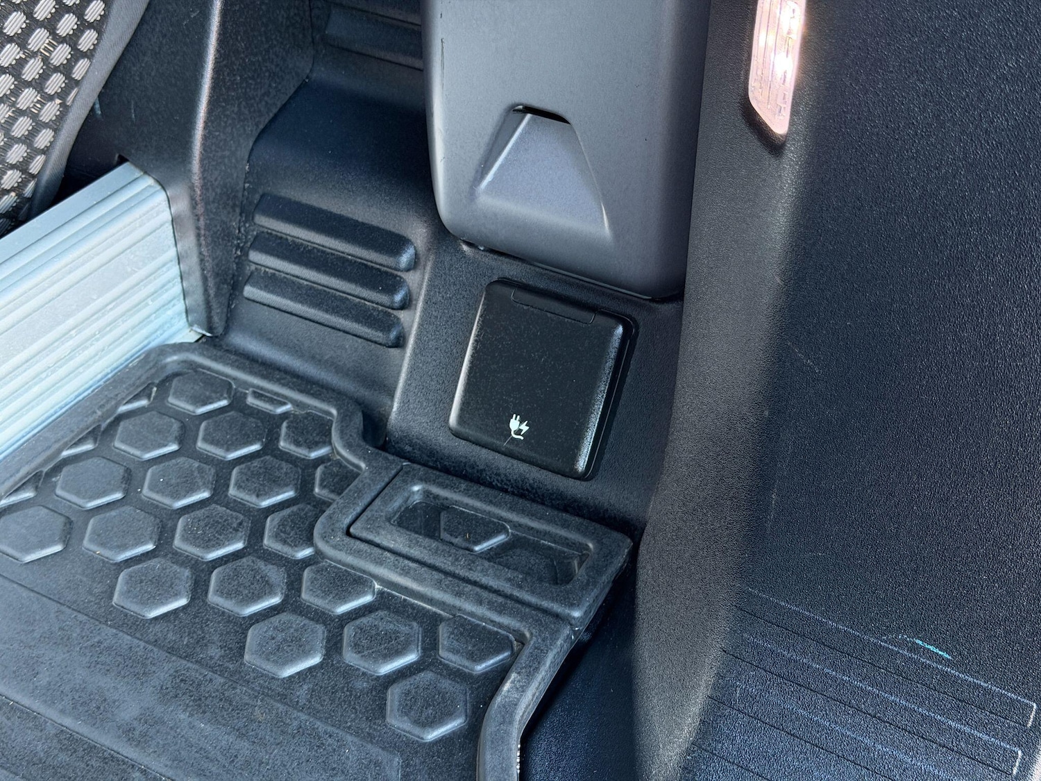 Used Land Rover Defender 90 for sale - 77015495: Photo 54