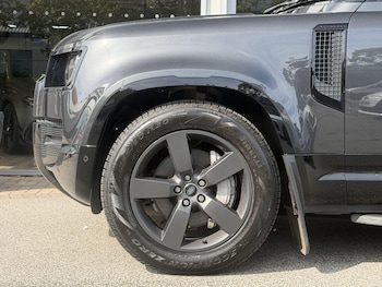 Used Land Rover Defender 2023 for sale - 79508816: Photo