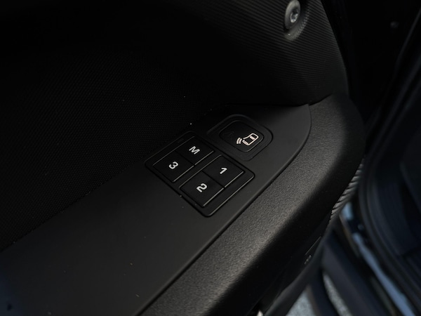 Used Land Rover Defender 90 2022 for sale - 76188957: Photo 50