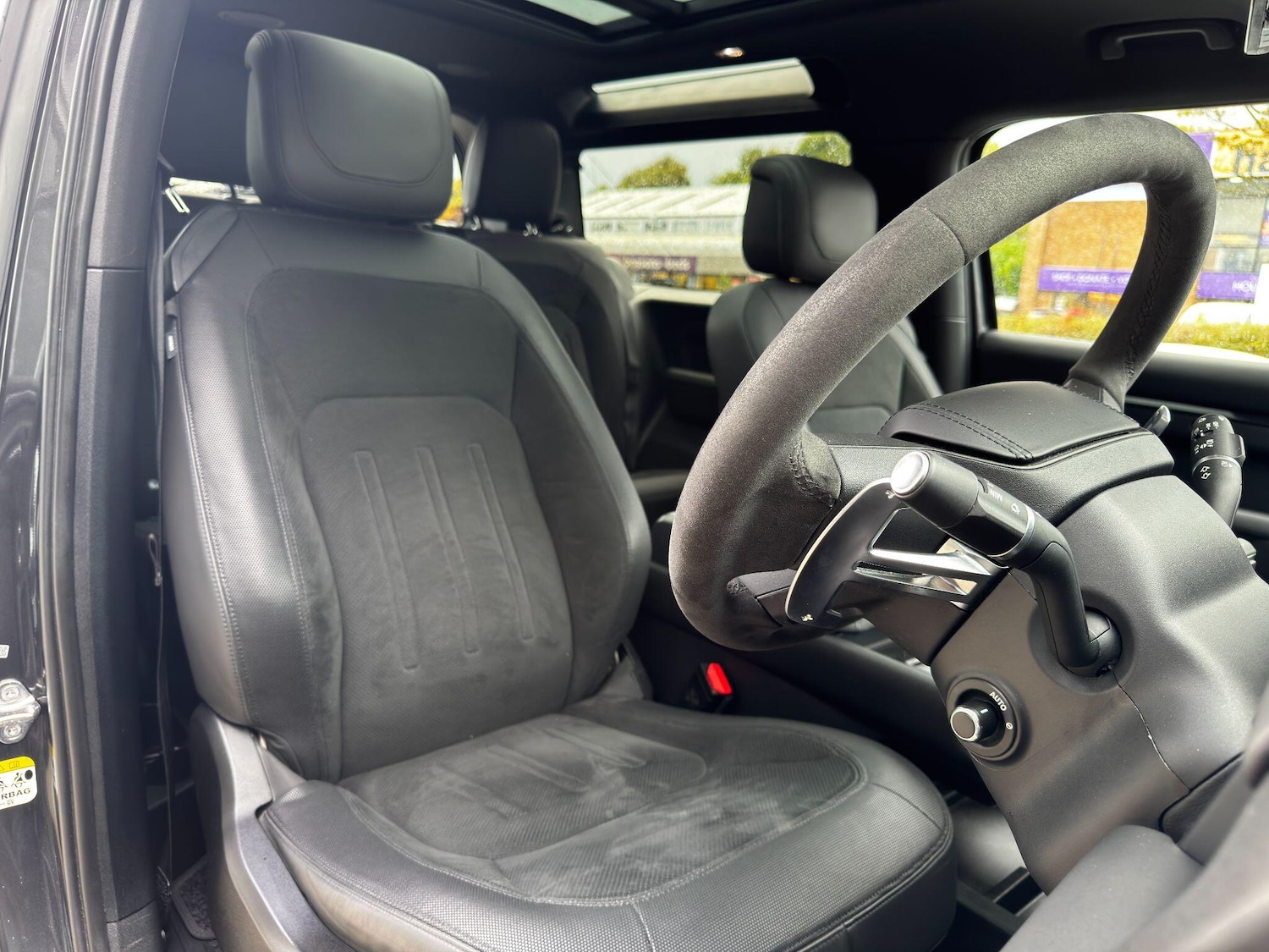 Used Land Rover Defender 90 2023 for sale - 75915653: Photo 15