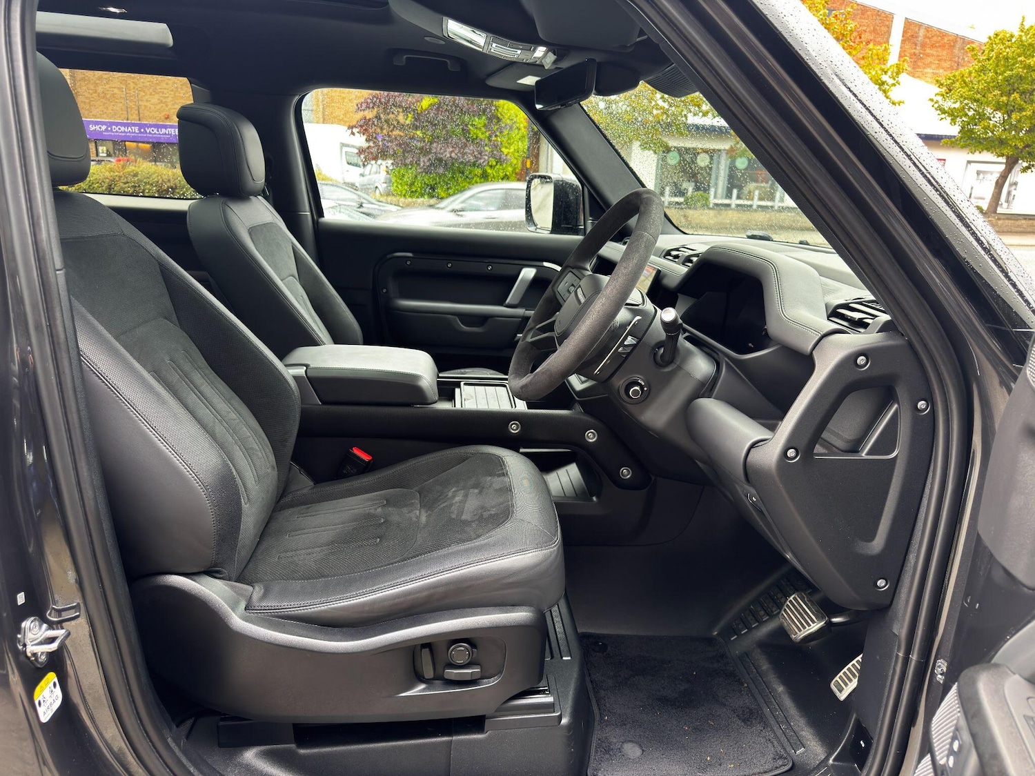 Used Land Rover Defender 90 2023 for sale - 75915653: Photo 16