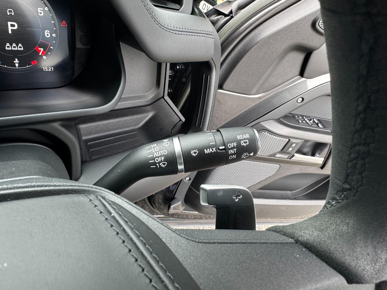 Used Land Rover Defender 90 2023 for sale - 75915653: Photo 27