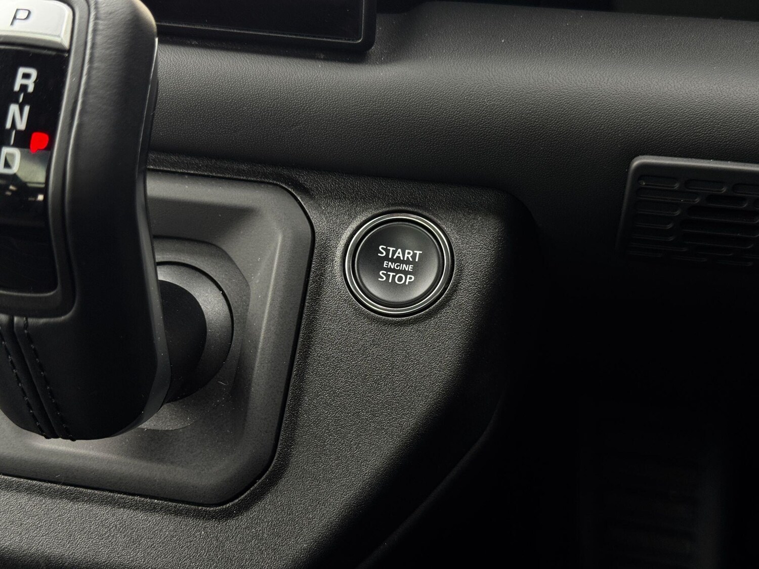 Used Land Rover Defender 90 2023 for sale - 75915653: Photo 46