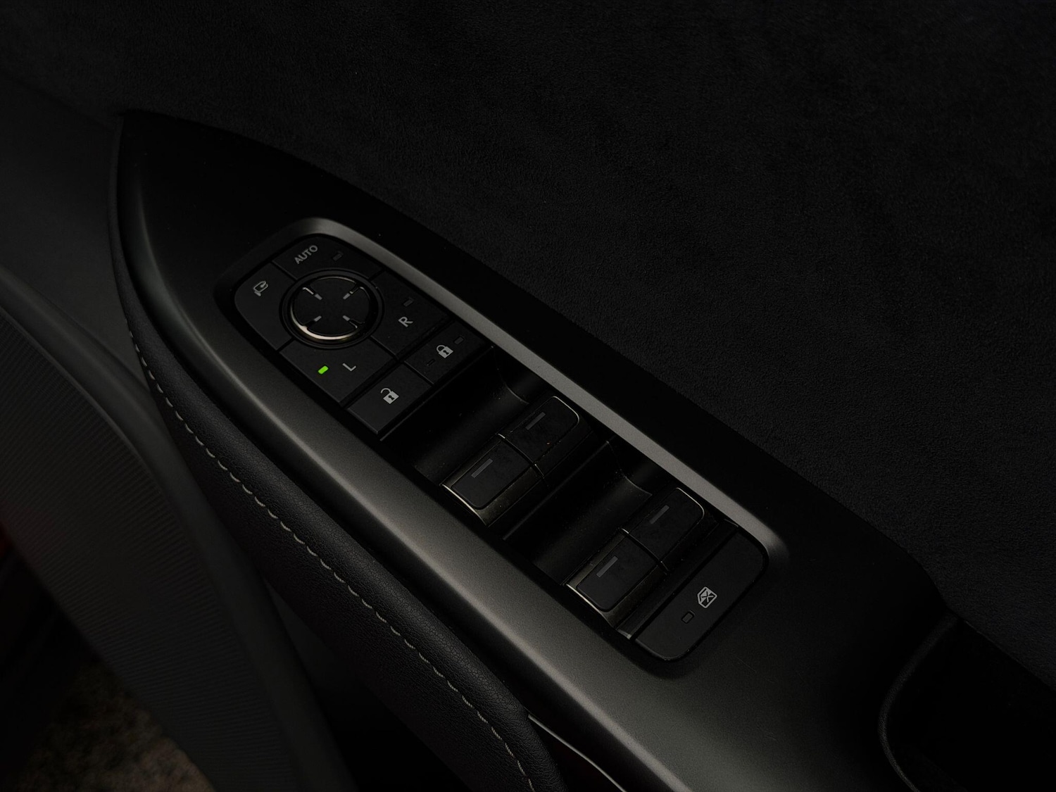 Used Lexus RZ 2023 for sale - 76997887: Photo 55