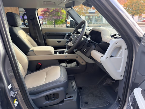 Used Land Rover Defender 110 2024 for sale - 76199877: Photo 24