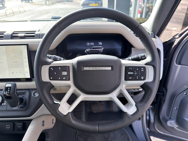 Used Land Rover Defender 110 2024 for sale - 76199877: Photo 34