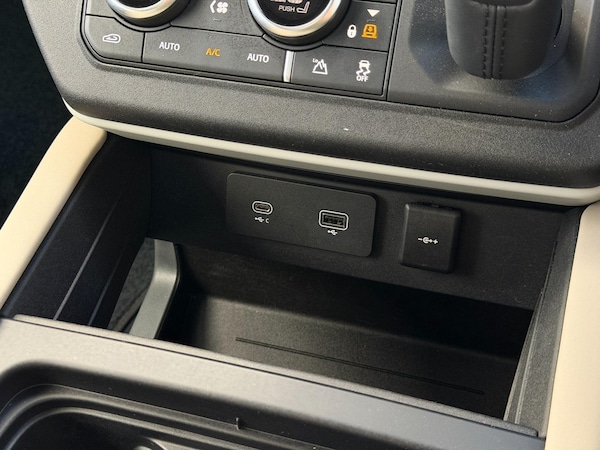 Used Land Rover Defender 110 2024 for sale - 76199877: Photo 46