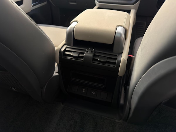 Used Land Rover Defender 110 2024 for sale - 76199877: Photo 58